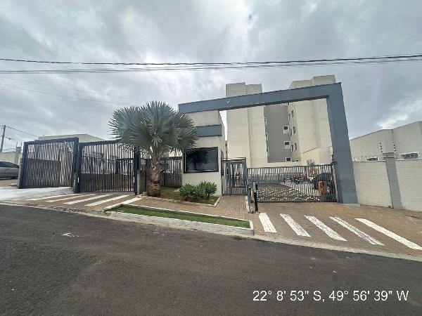 Foto de Apartamento em leilão no bairro Antenor Barion em Marília - SP
