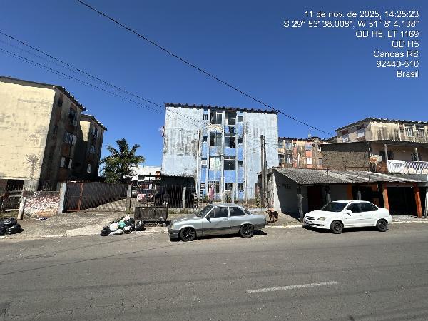 Foto de Apartamento em leilão no bairro Guajuviras em Canoas - RS