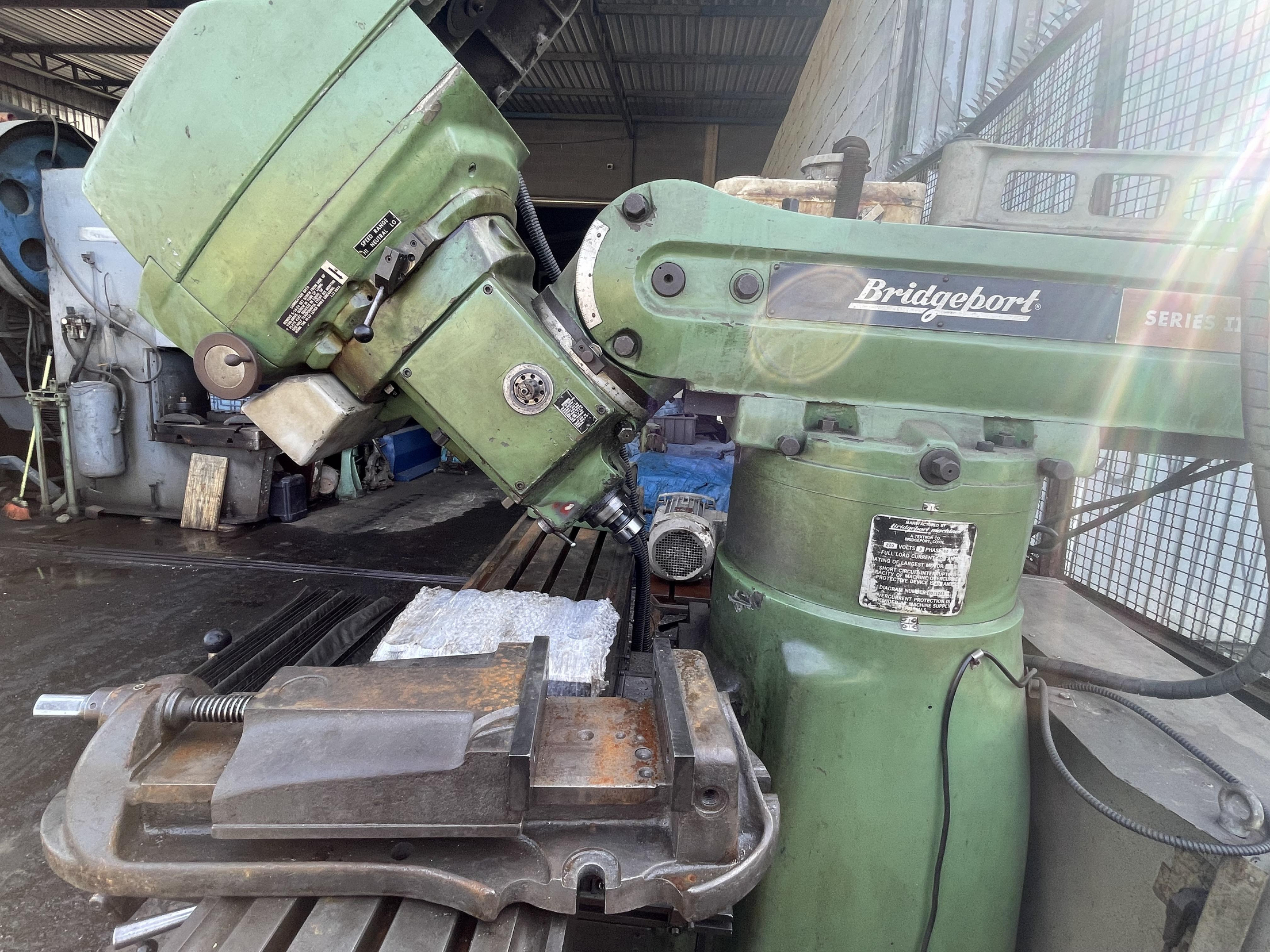 Foto de Fresadora Ferramenteira Bridgeport Series II ISO 40