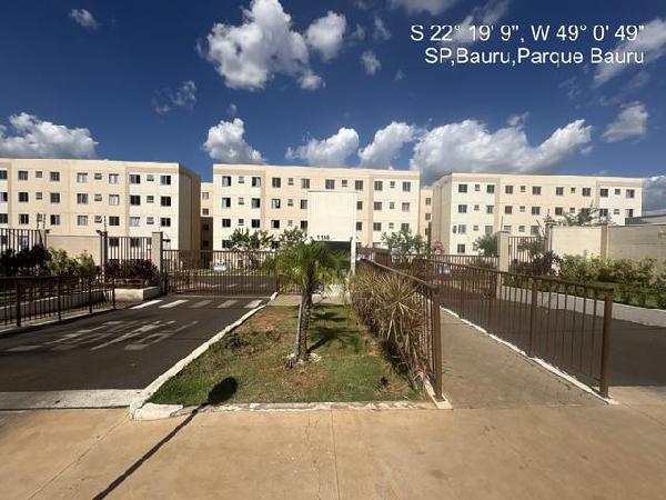 Foto de Apartamento em leilão no Jardim Country Club em Bauru - SP
