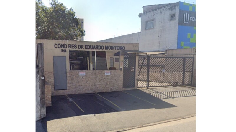 Foto de Apartamento em leilão no Condomínio Residencial Doutor Eduardo Monteiro em São Paulo - SP