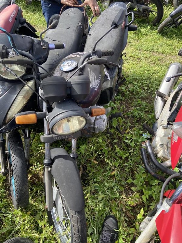 Foto de HONDA/CG 125 FAN ES, ANO/MOD 2011/2012, COR ROXA, COMBUSTIVEL GASOLINA, PLACA NNX8B81 - AL, RENAVAM 429697015, ID CHASSI 9C2JC4120CR533098