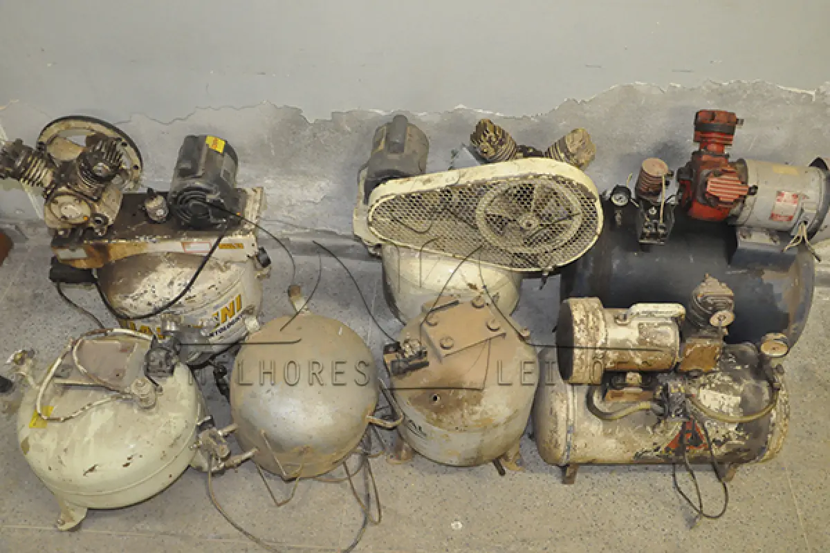 Foto de SUCATA - DIFERSOS COMPRESSORES