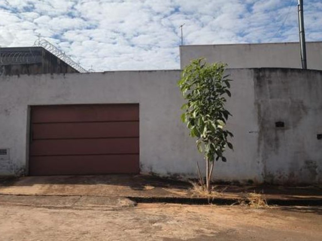 Foto de Casa na rua anagê novais moura, 81 - Leilão encerrado em Ituiutaba/MG