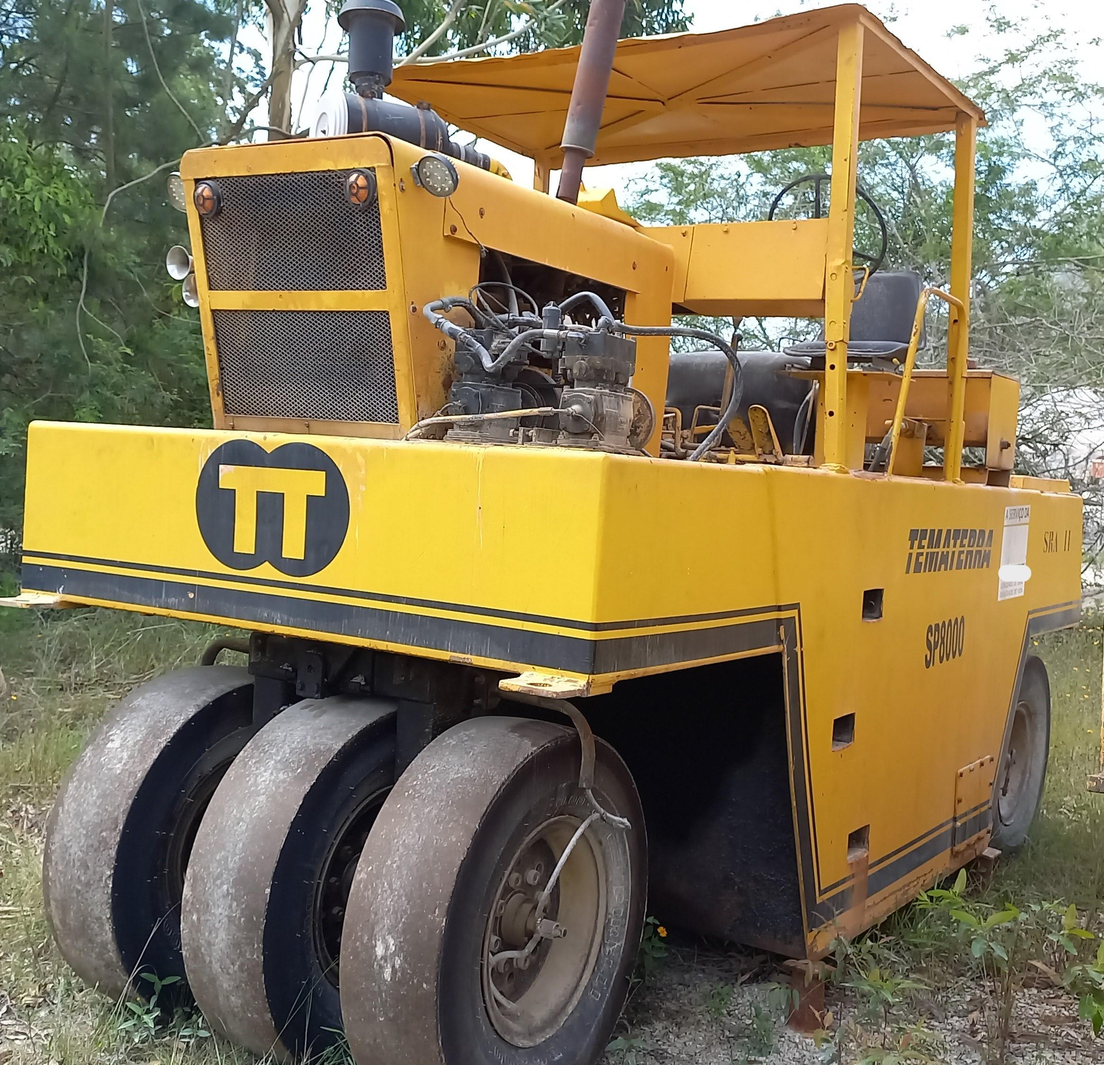 Foto de ROLO COMPACTADOR DE PNEUS TEMATERRA SP 8000 ANO: 1978