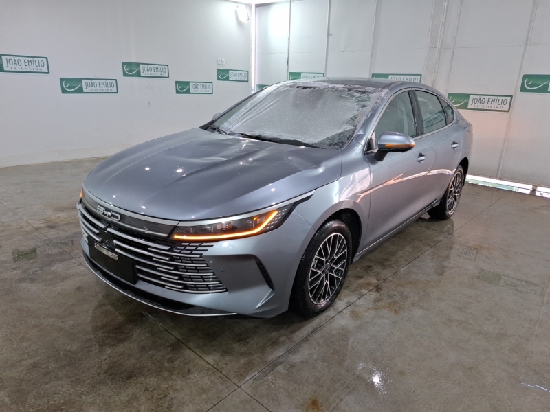 Foto de BYD KING GS 1.5 16V AUT (HIBRIDO) 2025 / 2026 CINZA GASOLINA / ELETRICO (N° FIPE 95011-4)