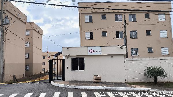 Foto de Apartamento em leilão no bairro Jardim da Grama em Bauru - SP