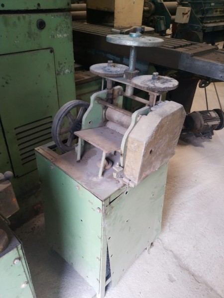 Foto de LAMINADOR ELÉTRICO PARA OURIVES FEROLLA - CÓD. 224