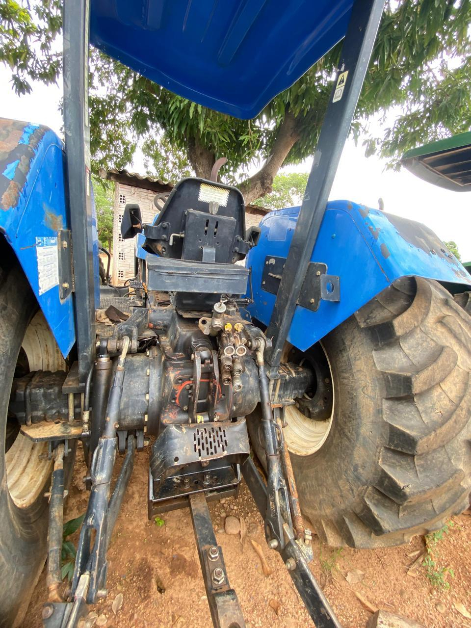 Foto de TRATOR NEW HOLLAND 8030