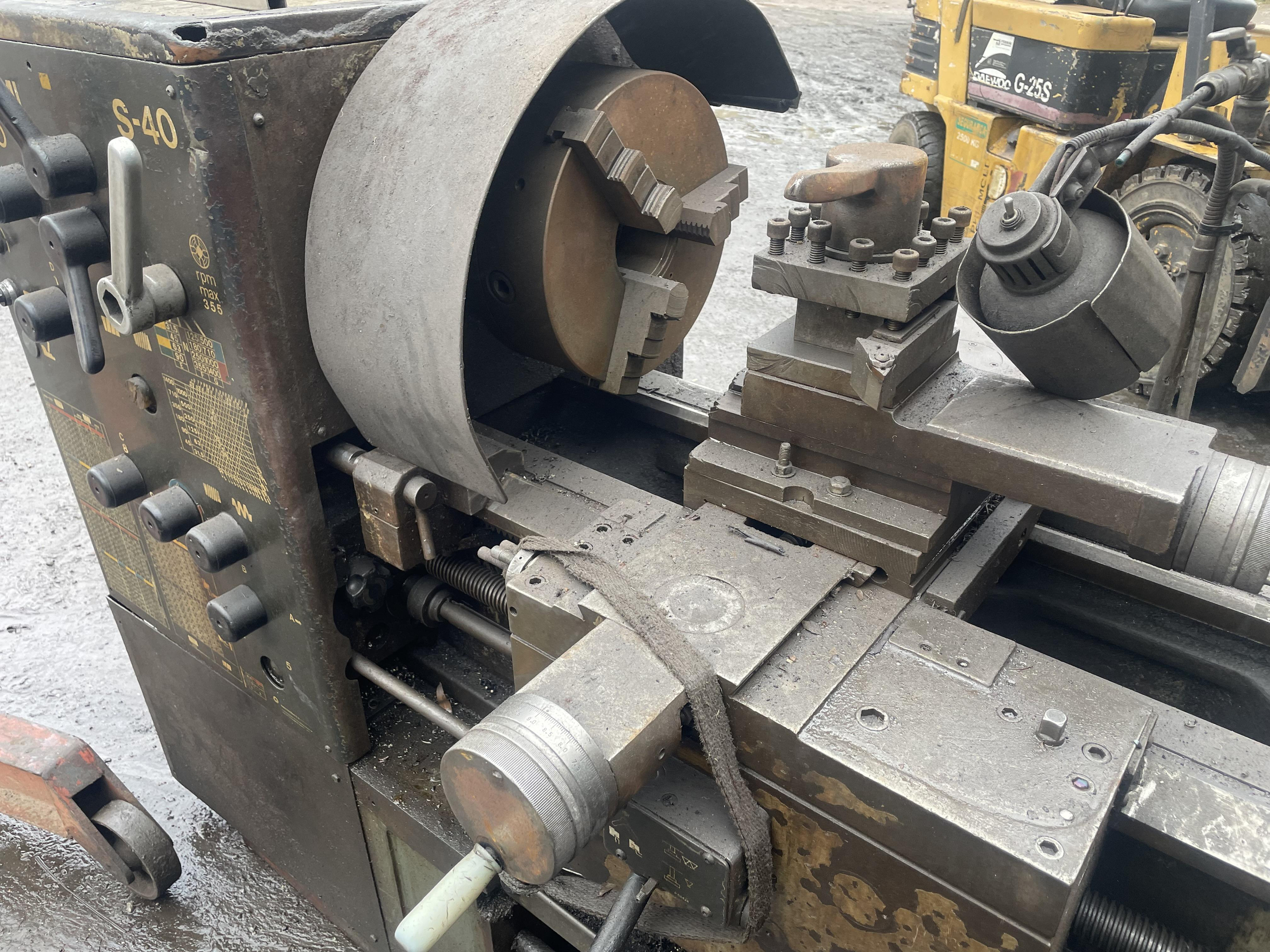 Foto de Torno Mecânico ROMI S-40 2.200 mm Entre Pontas