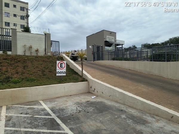 Foto de Apartamento em leilão no bairro Jardim Godoy em Bauru - SP