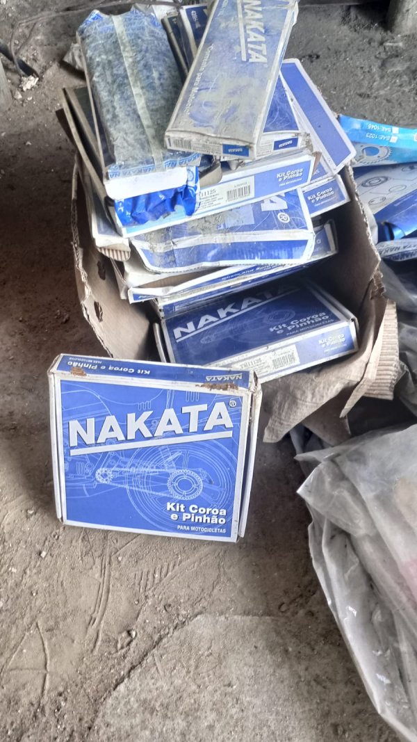 Foto de KIT NOVOS DE COROA, PINHÃO E CORRENTE, MARCA NAKATA, PARA MOTOS 125