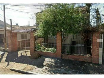 Foto de Casa em leilão no bairro Harmonia em Canoas - RS