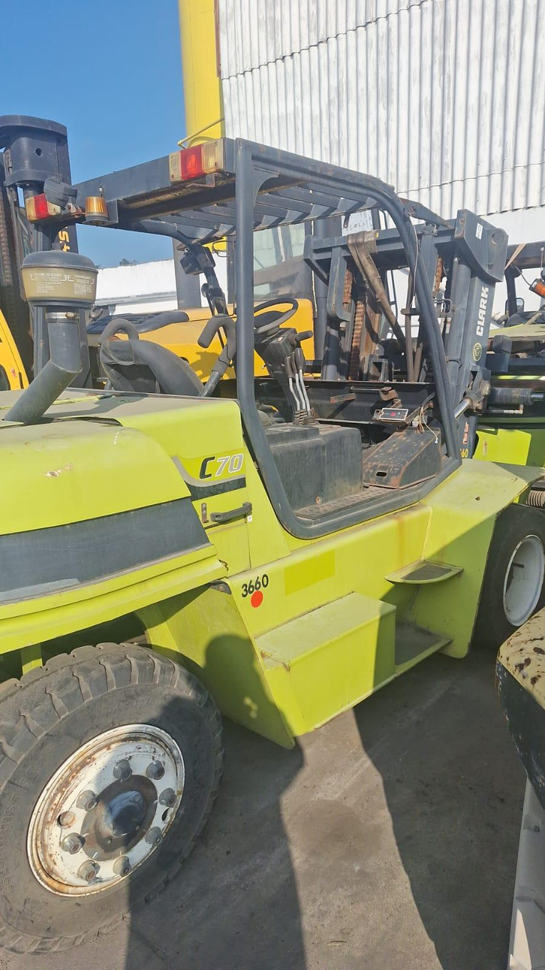 Foto de EMPILHADEIRA A COMBUSTÃO CLARK C70, ANO: 2015, CAP: 7,0 TON, SÉRIE: P680L-0131-9826KF (Ref: 3660)
