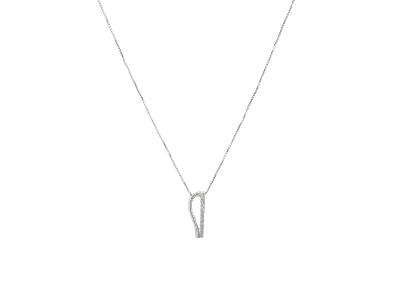 Foto de Vivara - Pingente de ouro branco 18k e diamantes lapidação brilhante. Acompanha corrente de ouro branco 18k da mesma marca. Cerca de 1,9g.