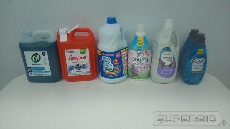 Foto de ITENS DE LIMPEZA: BRILHANTE, OMO, DOWNY, LYSOFORM E OUTROS (APROX. 170 UND) (Ref.: SB0032773)