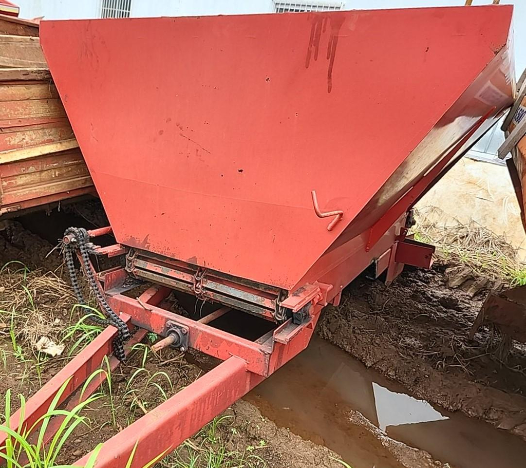 Foto de DISTRIBUIDOR DE CALCÁRIO IFS AGRÍCOLA DCA 6000