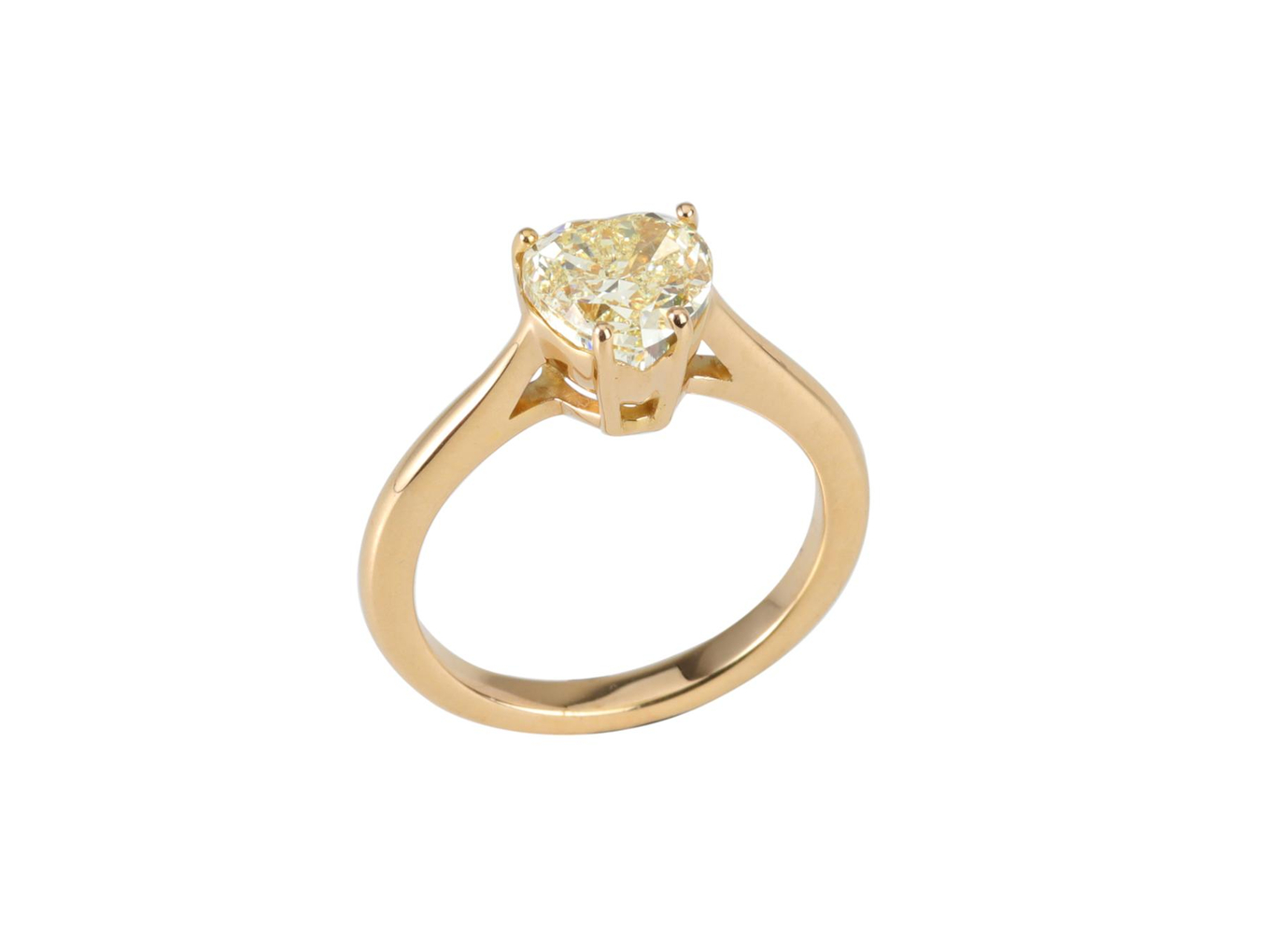 Foto de Anel solitário de ouro amarelo 18k e diamante Fancy Light Yellow lapidação coração regulando 2,03ct (GIA nº5202007379). Cerca de 4,5g. Medida 15.