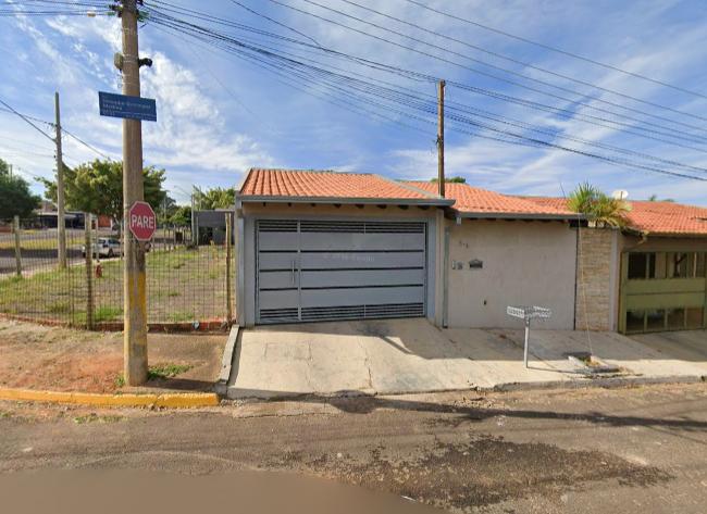 Foto de Casa em leilão no Residencial Parque Granja Cecília A em Bauru - SP