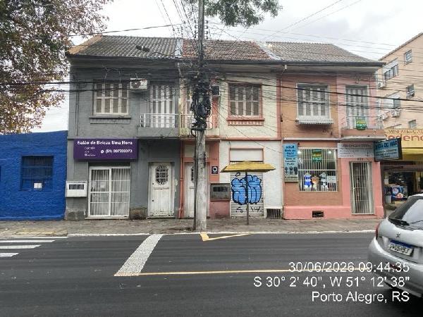 Foto de Casa em leilão no bairro Farroupilha em Porto Alegre - RS