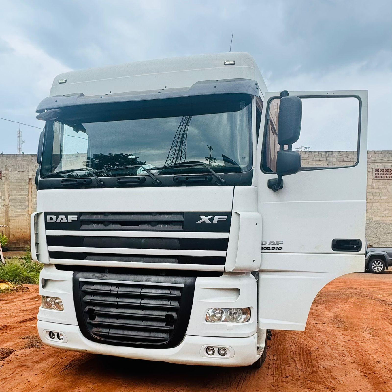 Foto de CAMINHÃO TRATOR DAF XF105 FTS 510A 6X4 2017/2018 - ID: #3573762