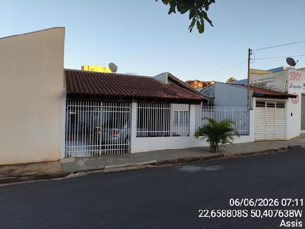 Foto de Casa em leilão no bairro Centro em Assis - SP