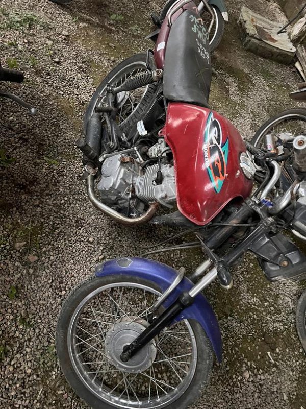 Foto de HONDA/CG 125 TITAN, ANO/MOD 1998/1998, COR VERMELHO, COMBUSTIVEL GASOLINA, PLACA MUH6706 - AL, RENAVAM 701751584, ID CHASSI 9C2JC250WWR20365