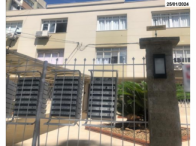 Foto de Apartamento em leilão no Condomínio Dallas em Porto Alegre - RS