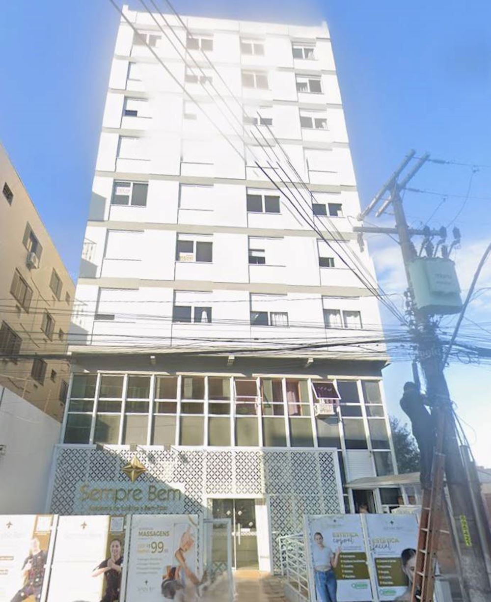 Foto de Apartamento em leilão no Edifício Marajó em Cachoeirinha - RS