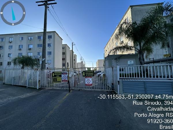 Foto de Apartamento em leilão no bairro Cavalhada em Porto Alegre - RS