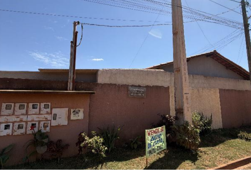 Foto de CIDADE OCIDENTAL (GO) Descrição legal: Imóvel Urbano: Casa nº 02, com área privativa de 54,39m², localizad