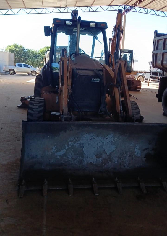 Foto de RETROESCAVADEIRA CASE 580N 4X4 - ANO 2013