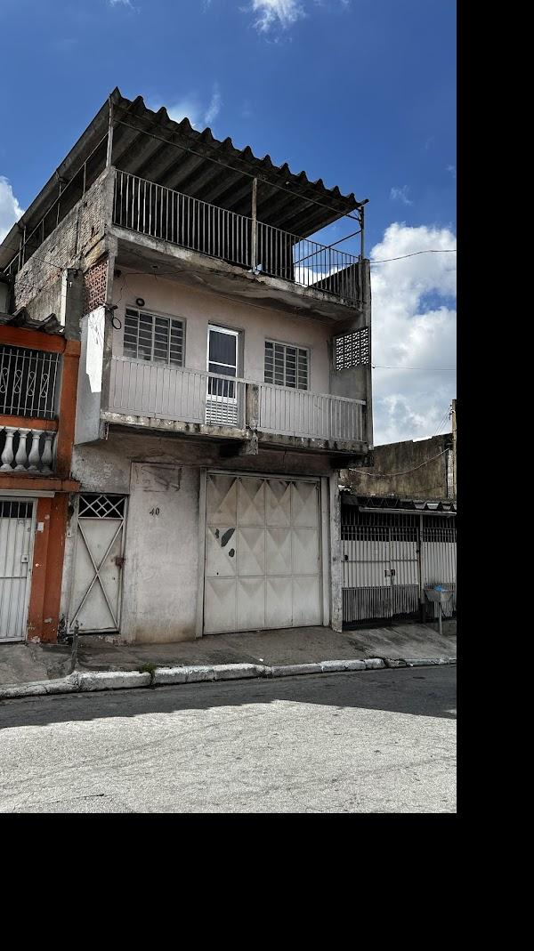 Foto de Casa em leilão no bairro Jardim Cris em São Paulo - SP