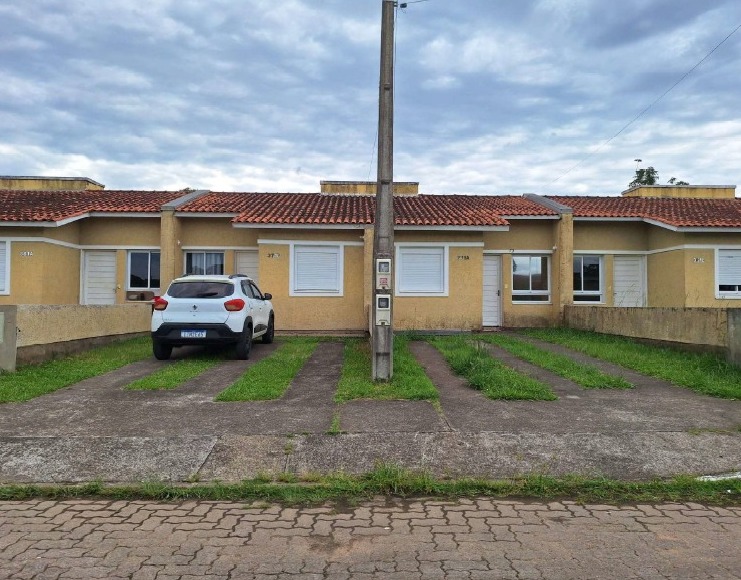 Foto de Casa em leilão no bairro Vila Três Marias em Esteio - RS