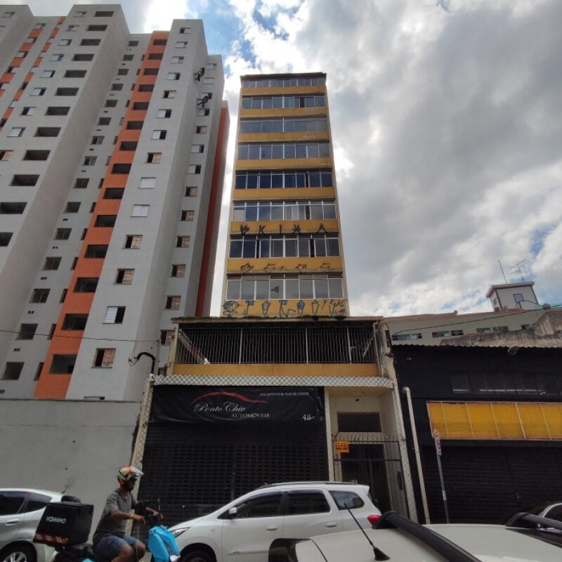 Foto de Apartamento em leilão no Edifício Lívia em São Paulo - SP