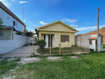 Foto de Casa em leilão no bairro Tres Vendas em Pelotas - RS