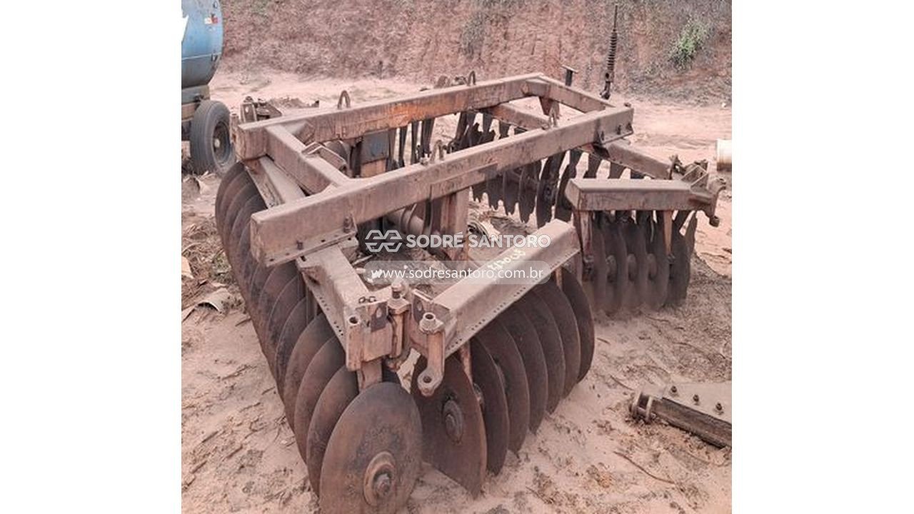 Foto de grade niveladora agrícola de arrasto de 52 discos