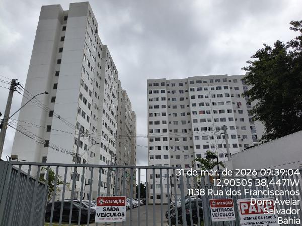 Foto de Apartamento em leilão no bairro Dom Avelar em Salvador - BA