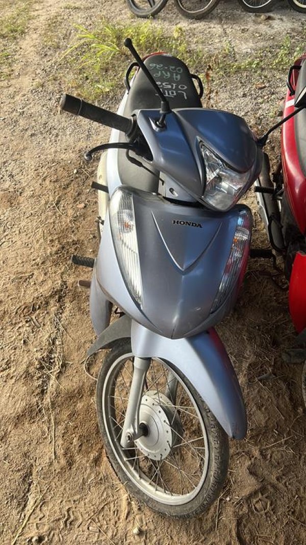 Foto de HONDA/BIZ 125 ES, ANO/MOD 2014/2015, COR PRATA, COMBUSTIVEL ALCOOL/GASOLINA, PLACA ORK4828 - AL, RENAVAM 1029964979, ID CHASSI 9C2JC4820FR50