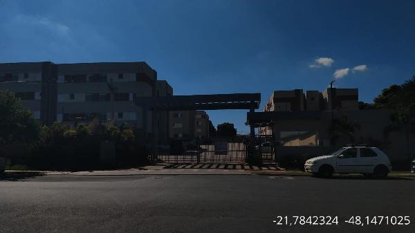 Foto de Apartamento em leilão no bairro Vila Vieira em Araraquara - SP