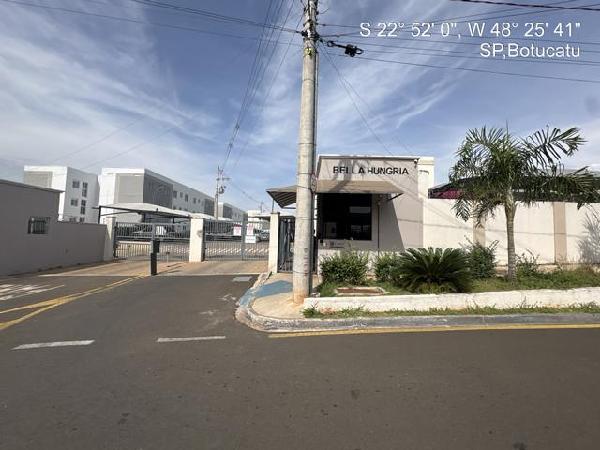 Foto de Apartamento em leilão no bairro Vitoriana em Botucatu - SP