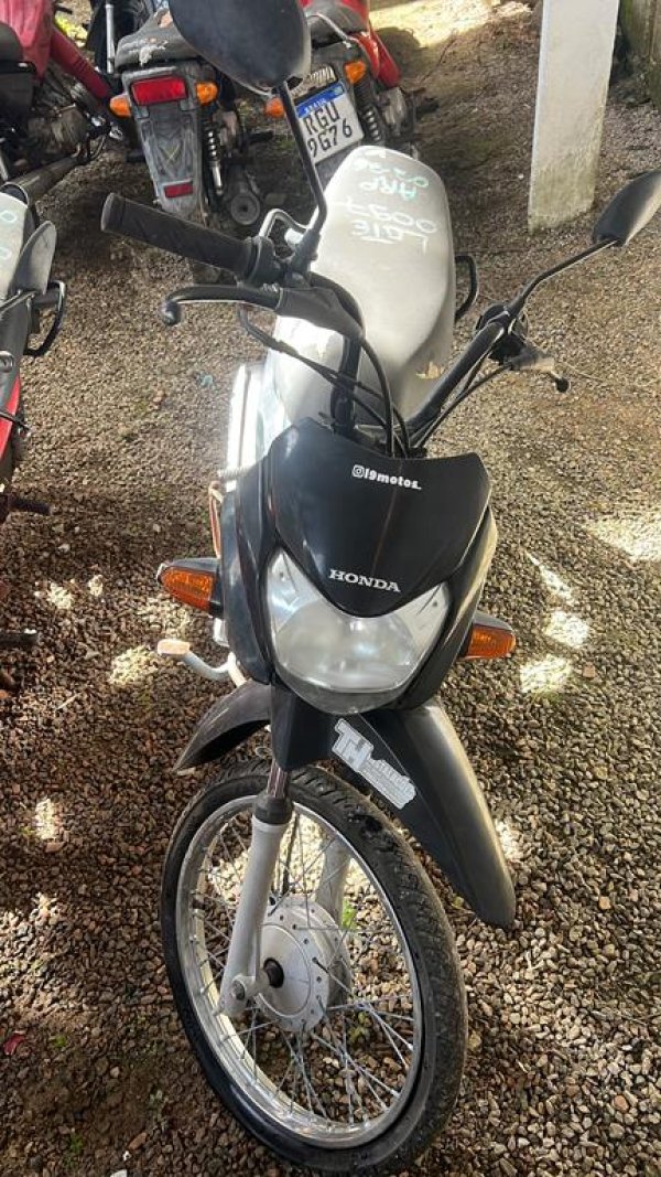 Foto de HONDA/POP 110I, ANO/MOD 2016/2017, COR PRETO, COMBUSTIVEL GASOLINA, PLACA QLG1958 - AL, RENAVAM 1101638475, ID CHASSI 9C2JB0100HR222440, ID