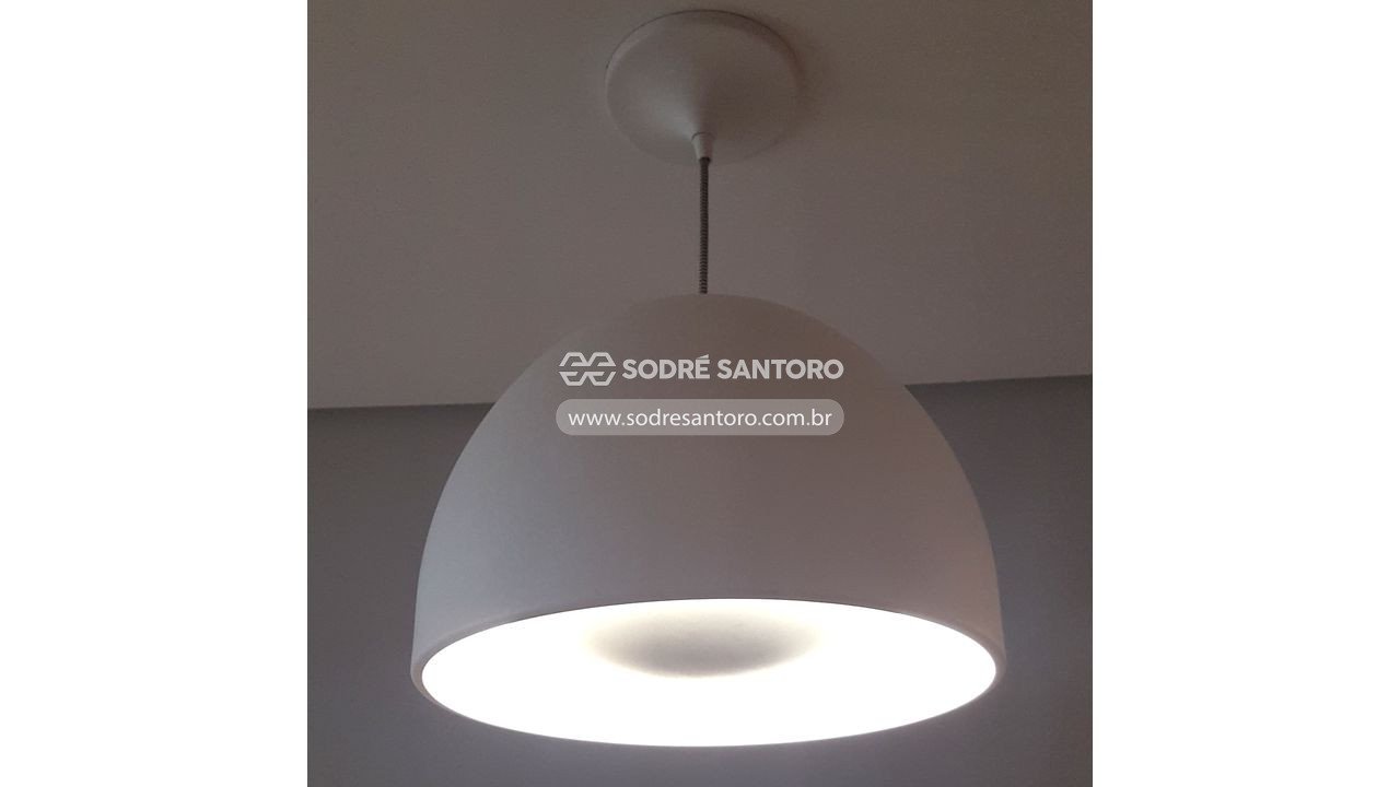 Foto de 2 luminárias pendentes