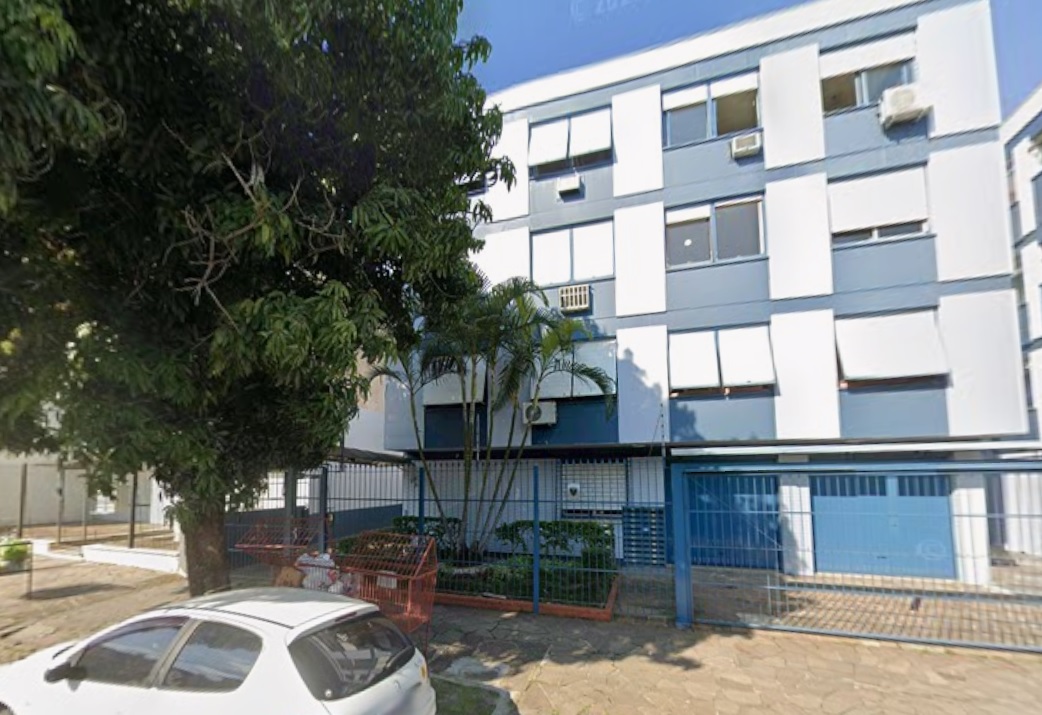 Foto de Apartamento em leilão no Edifício Ana Cila em Porto Alegre - RS