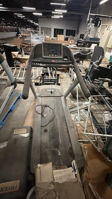 Foto de ITENS TECHNOGYM: CADEIRA ABDOMINAL, ESTEIRA, BICICLETA ERGOMÉTRICA E OUTROS (06 UN) (Ref.: LOJA 1688)