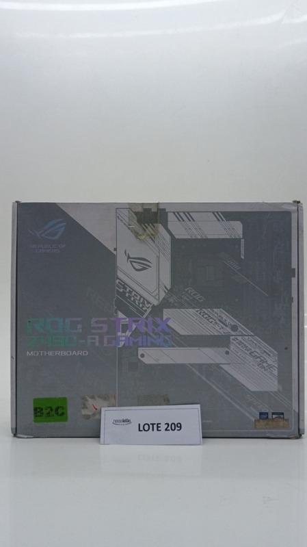 Foto de Placa-Mãe ASUS ROG Strix Z490-A Gaming Intel LGA 1200 ATX DDR4 Branco - ROG STRIX Z490-A GAMING