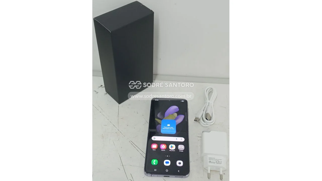 Foto de smartphone samsung galaxy z flip4 sm-f721b