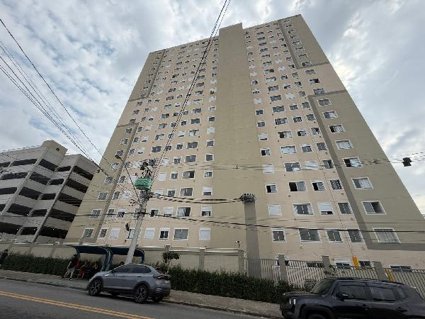 Foto de Apartamento em leilão no bairro Vila Palmares em Santo André - SP