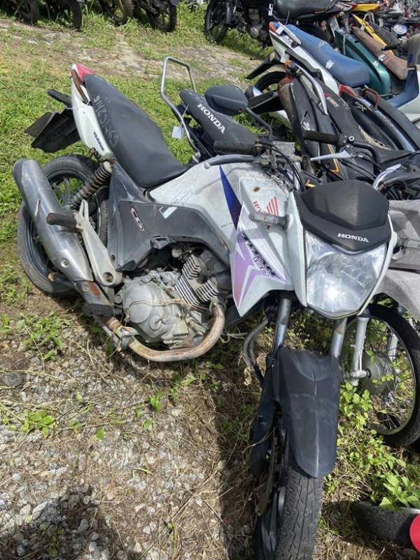 Foto de HONDA/CG 150 TITAN EX, ANO/MOD 2014/2015, COR BRANCA, COMBUSTIVEL ALCOOL/GASOLINA, PLACA ORL6J68 - AL, RENAVAM 1030357568, ID CHASSI 9C2KC16