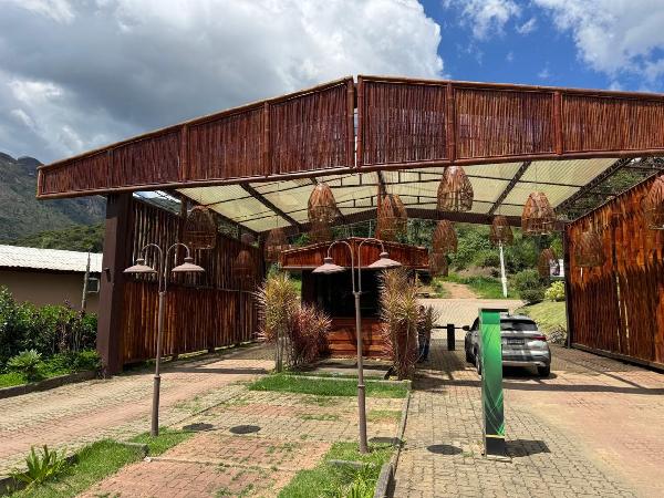 Foto de Terreno em leilão no bairro Colônia Alpina em Teresópolis - RJ